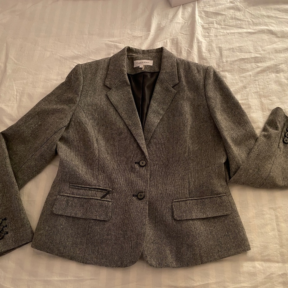 Polished Power Piece: Calvin Klein Wool-Blend Herringbone Blazer – Size 14